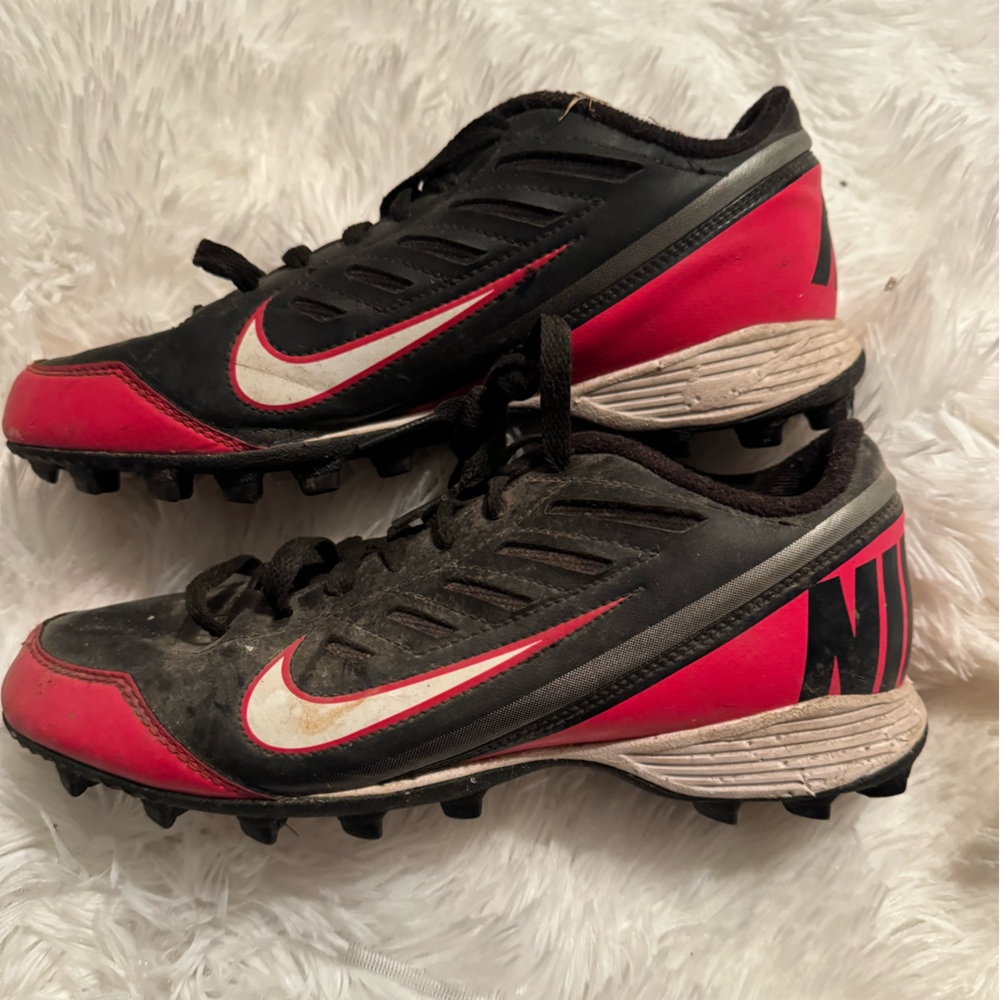 Boys Nike Football Cleats size 7